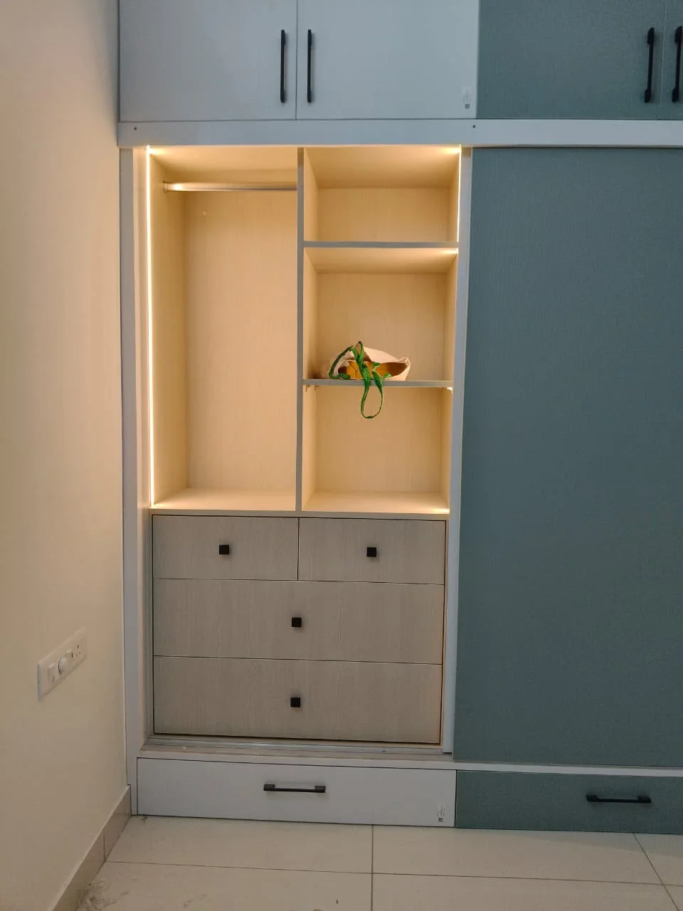Ram Royal Interiors work photograph 38: wardrobes & storage in a residential interior